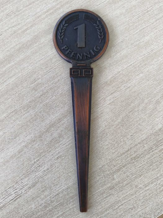Ретро метален нож за писма 1 Pfennig, DDR стил 70/80-те, повреден връх