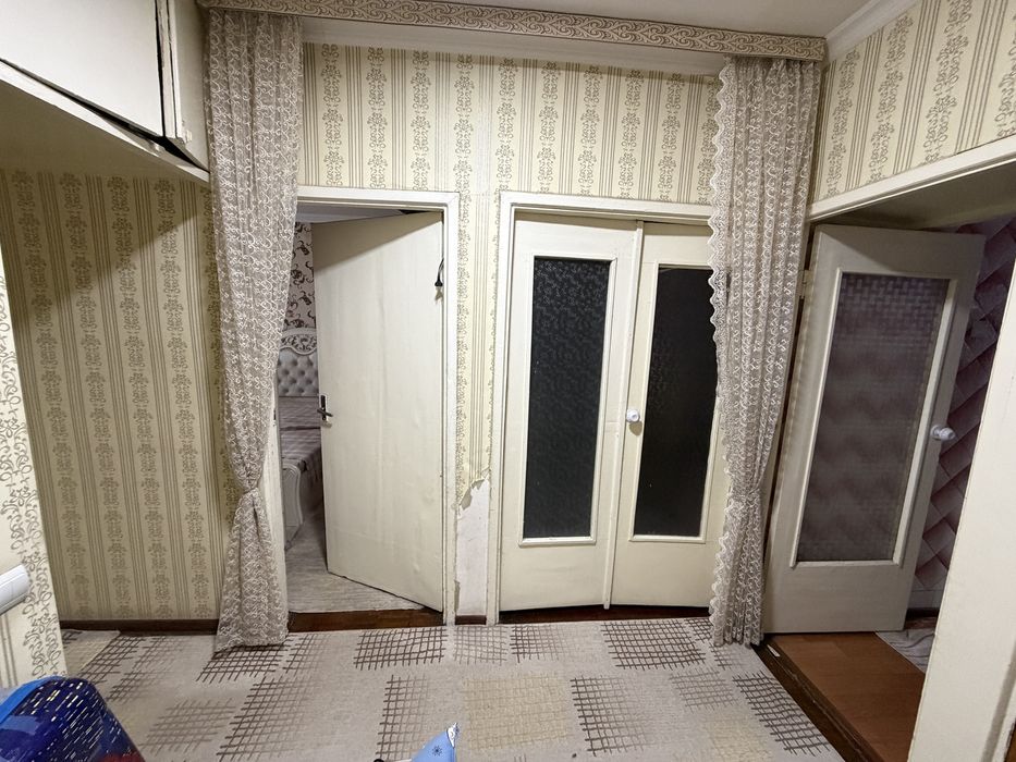 Срочна Аренда  2 хона. Чиланзар Накошлик.39-Поликлиника. Сувни бойи.