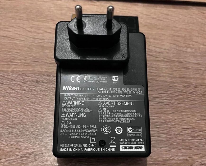 Фотоапарат Nikon D3100 DSLR с два обектива – в отлично състояние