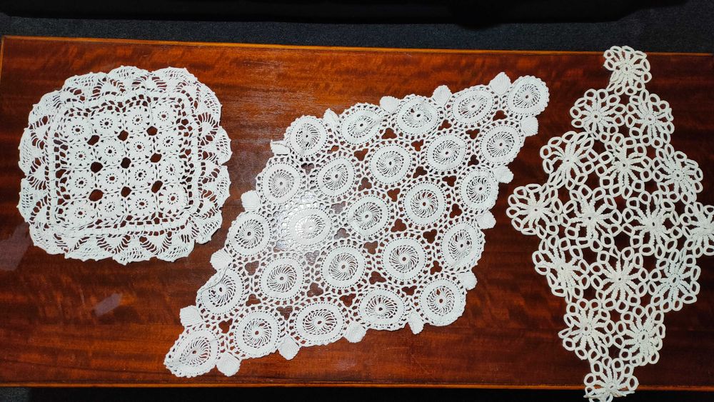 Mileu / Milieu - lucrat manual, din macrame, perioada comunista