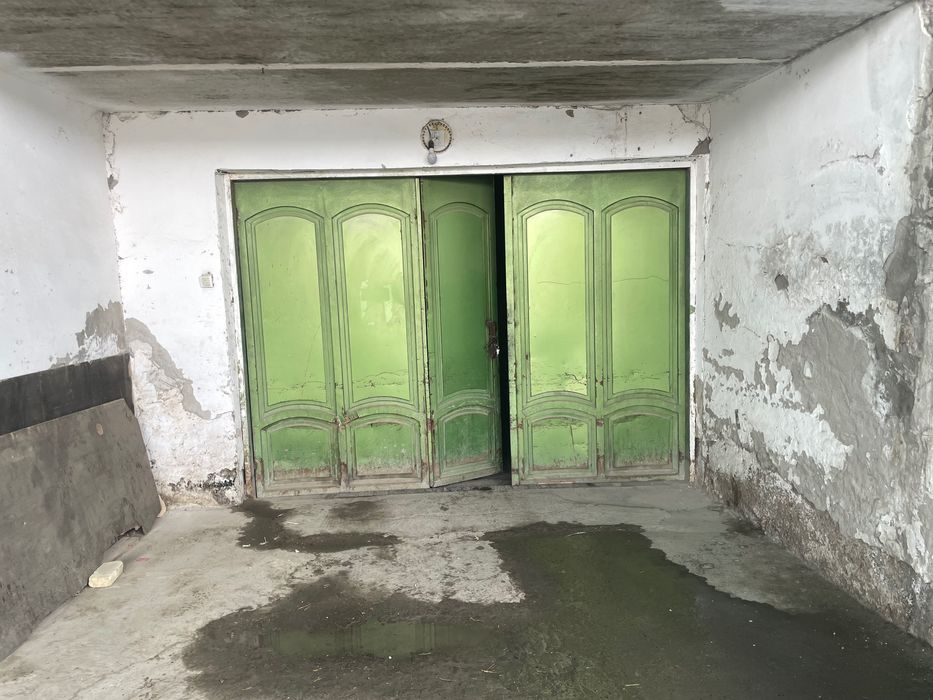 Дарвоза сотилади