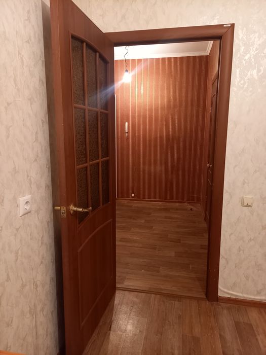 Отдам  даром двери  б/у. Состояние среднее.  Самовывоз