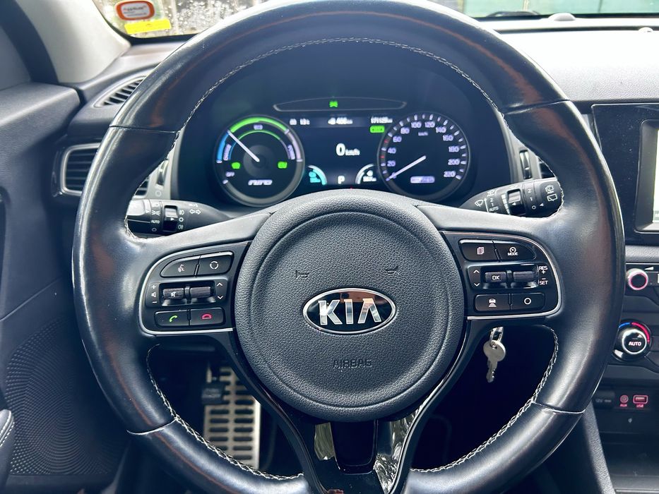 Kia Niro plug In Hibrid 2018 Cutie automata ACC PHEV