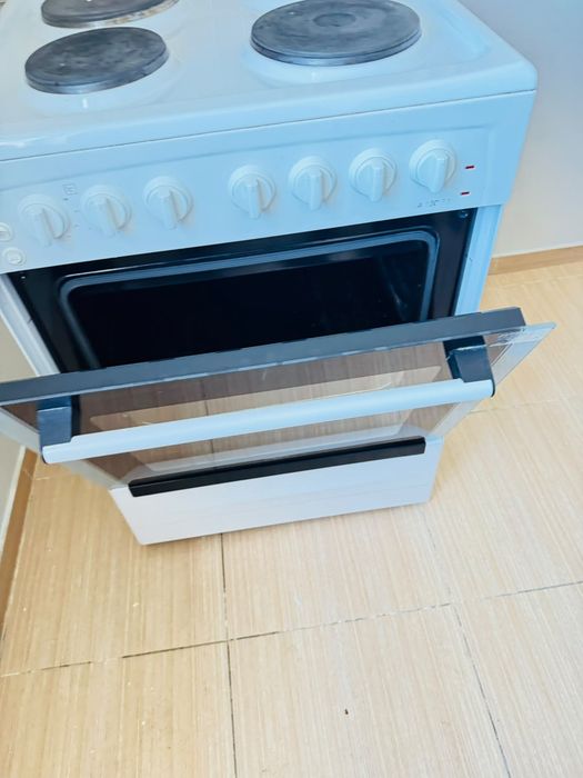 Продам электро плиту