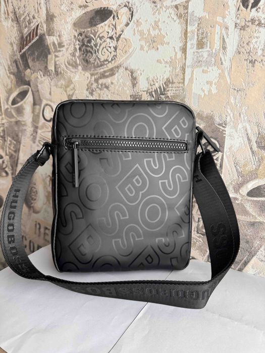 Чанта Boss, EA7, LV,Prada