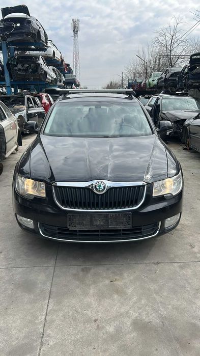 Bara fata Skoda Superb an 2011