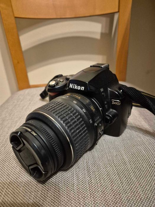 Професионален фотоапарат Nikon D40 с китов обектив. + лещи и обектив