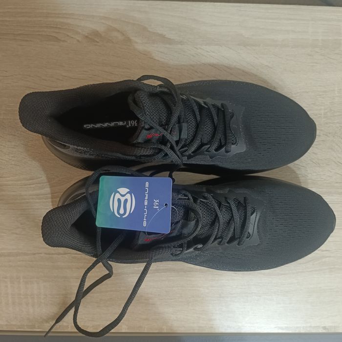 Продам беговые кроссовки