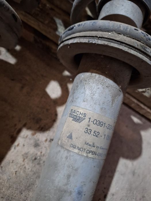 Амортисьори М техник 1 Бмв е39 3.0д 2.5д/ Bmw e39 3.0d 2.5d M57