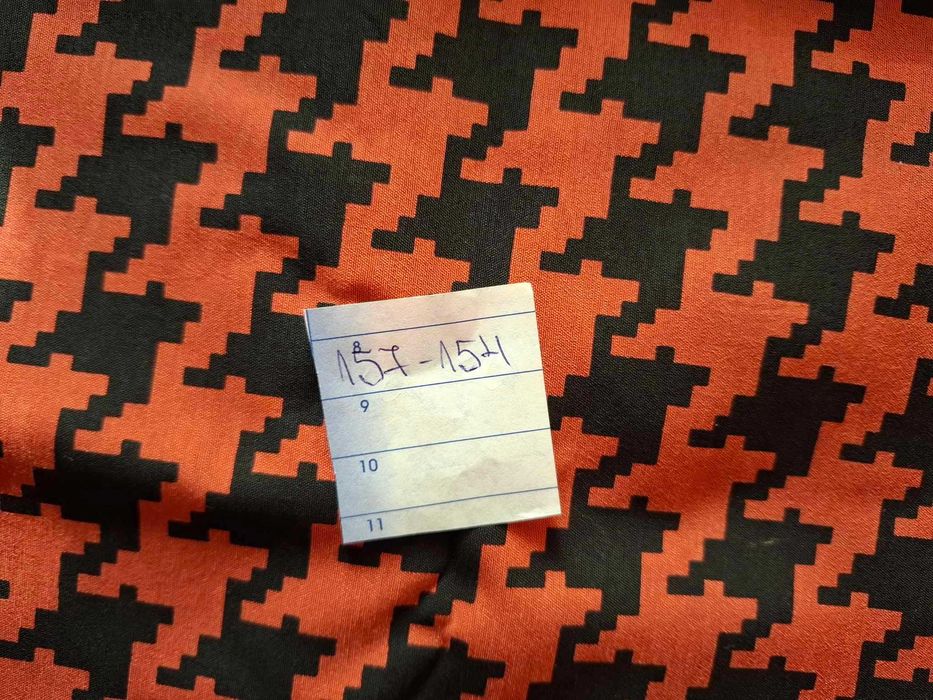 Качествени платове.Перфектно състояние.