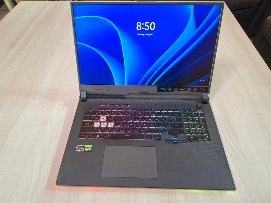 Отличен Лаптоп ASUS ROG Strix G17 G713RM-KH011, 17.3" 300hz, Full HD, AMD Ryzen 7 6800H (3.2/4.7GHz, 16MB), NVIDIA RTX 3060 6GB, 16 GB, 1 TB SSD