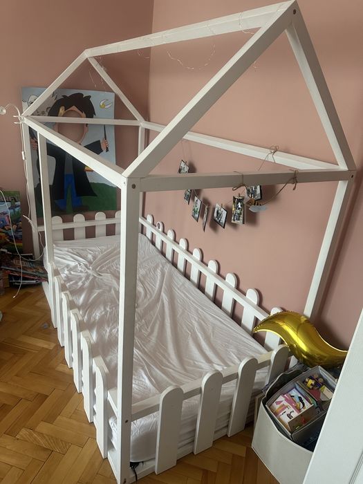 Детско легло Монтесори къща