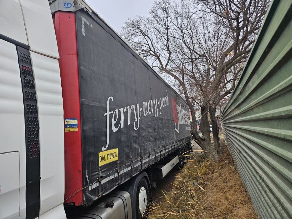 Прицеп KRONE Сотилади 
 Йили: 2017