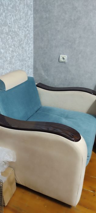 Продам диван и кресло