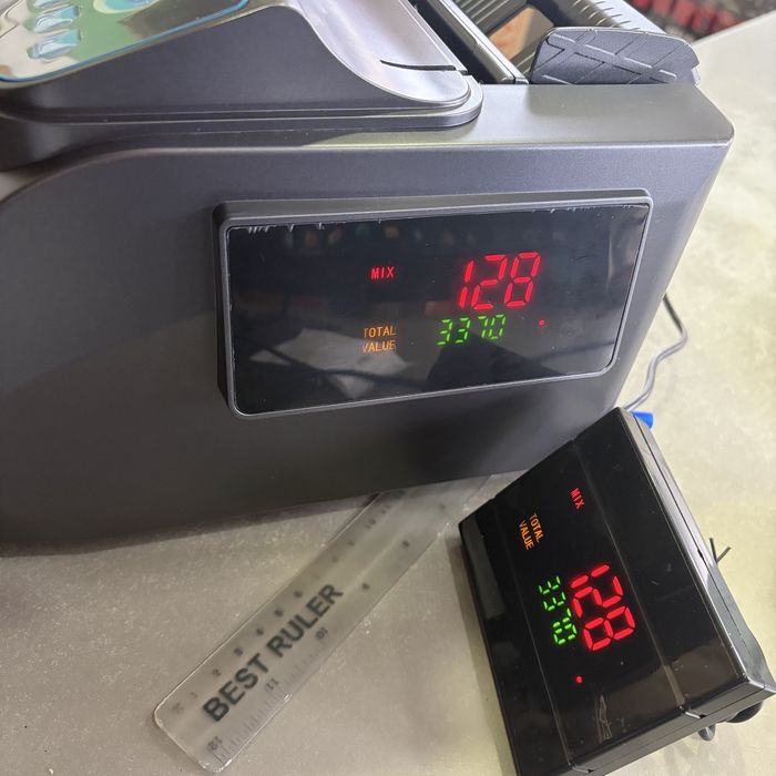 Банкнотоброячна машина / машина за броене на пари