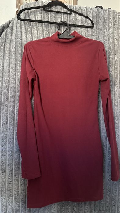 Бордовое теплое мини платье с рукавами