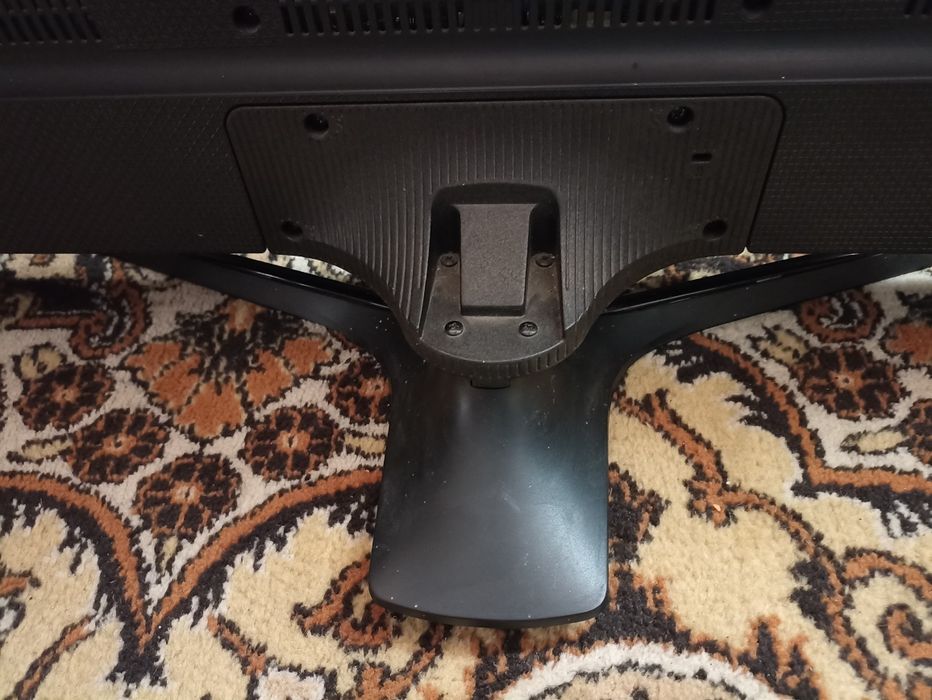 Televizor Samsung LED, UE40J5100aw,ecran fisurat