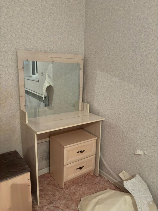 Продается старая мебель