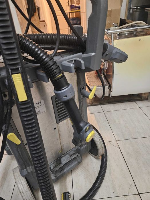 Aspirator si Spalator PROFESIONAL cu abur Karcher SGV 6/5