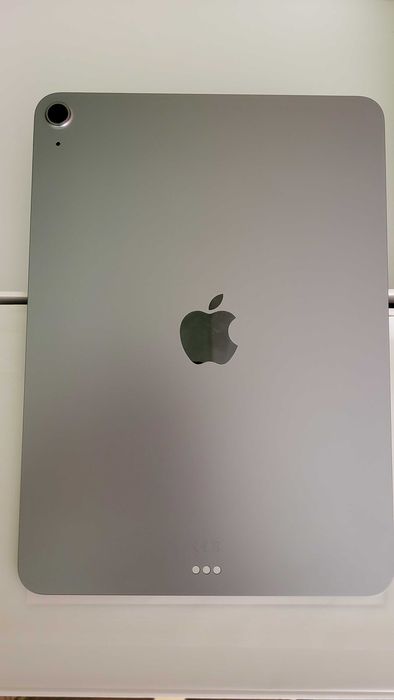iPad Air 11 M3 Wi-Fi 128GB 7.Gen - НЕРАЗЛИЧИМ ОТ НОВ - батерия на 4 цикъла