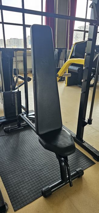Aparate fitness profesionale , presa piept ,presa picioare la 45, banci piept