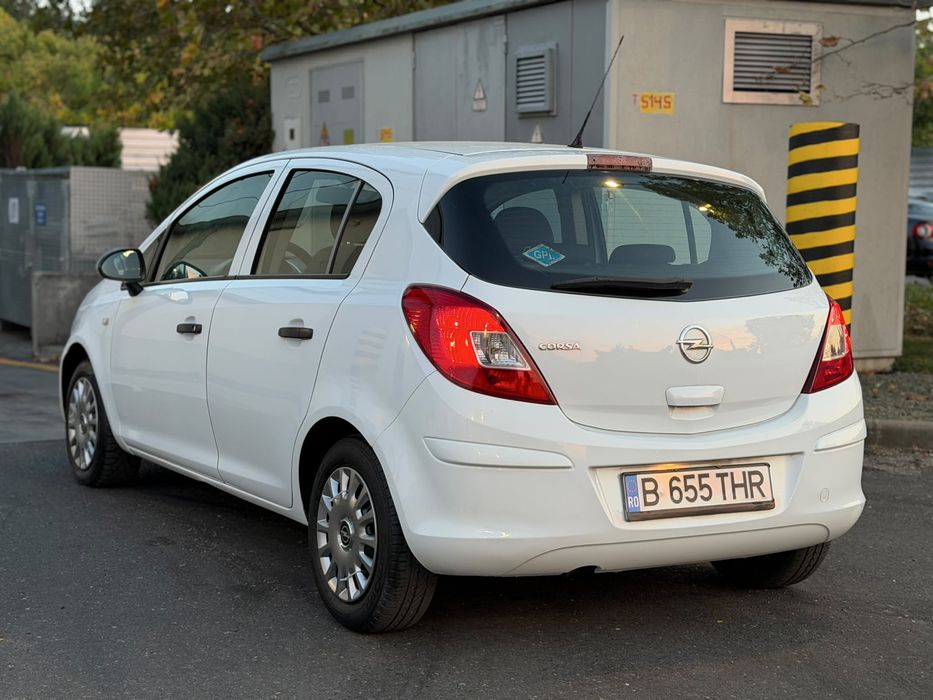 Opel astra D an fabricatei 2013