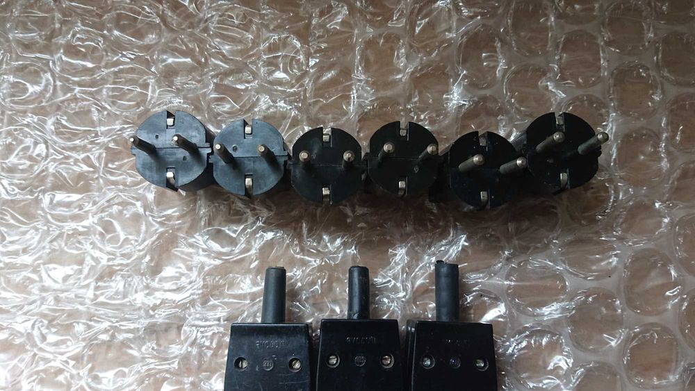 Нови старо производство щекери и щепсели.