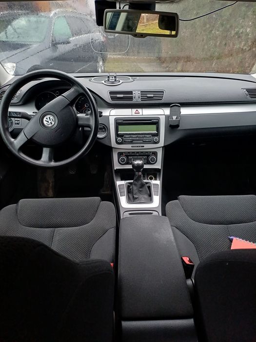 Vând Volkswagen Passat break