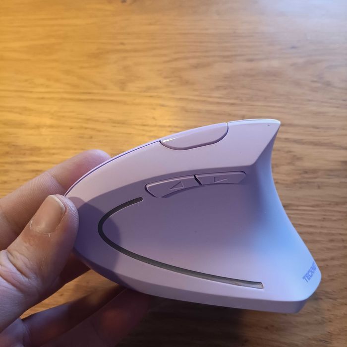 НОВА! Ергономична вертикална безжична мишка TECKNET – Bluetooth + USB
