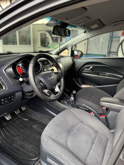 De vanzare Kia Rio 2012
