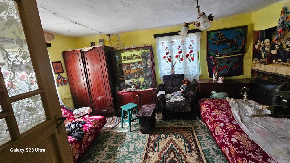 TEREN +casa batraneasca+livada la  20 KM DE SLATINA Olt