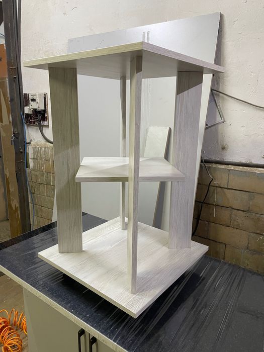 Стол журнальный, на колесиках есть в наличии не дорого качественно