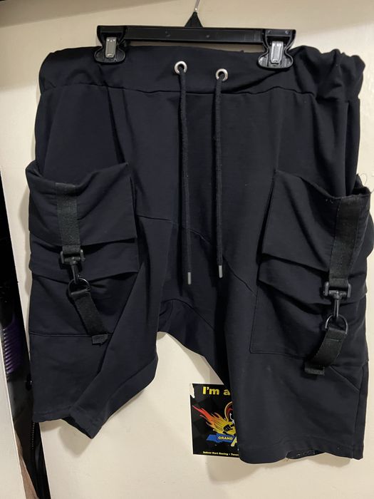 Продавам долнища