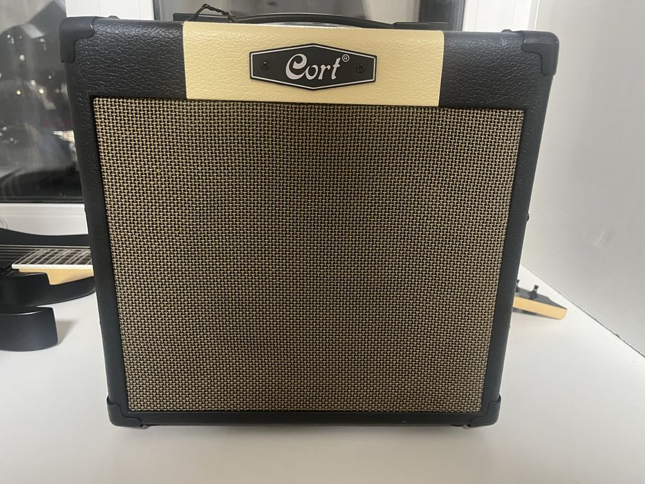 электрогитара Ibanez + усилитель