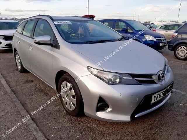 Dezmembrez Toyota Auris 2 [2012 - 2015] Touring Sports wagon 5-usi 1.4 D-4D MT (90 hp)