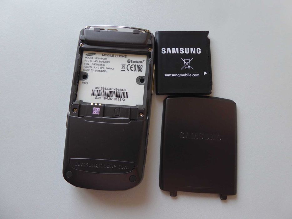 Телефон Samsung D900i