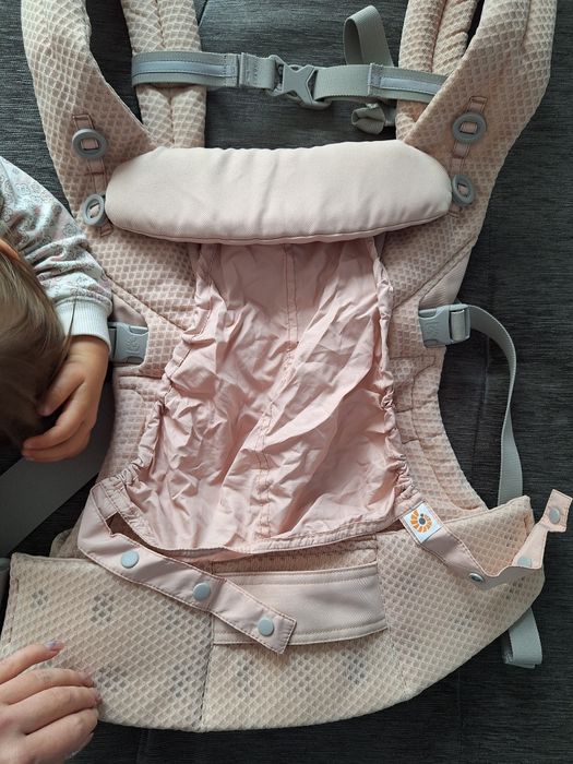 Ergobaby Adapt Pink SoftFlex Ергономична раница + Смукалки