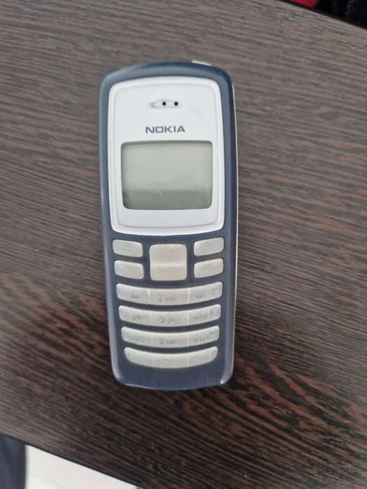 Нокия 2100 сотовый телефон