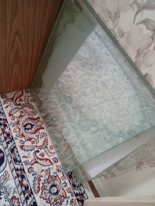 Продам стекло -полки