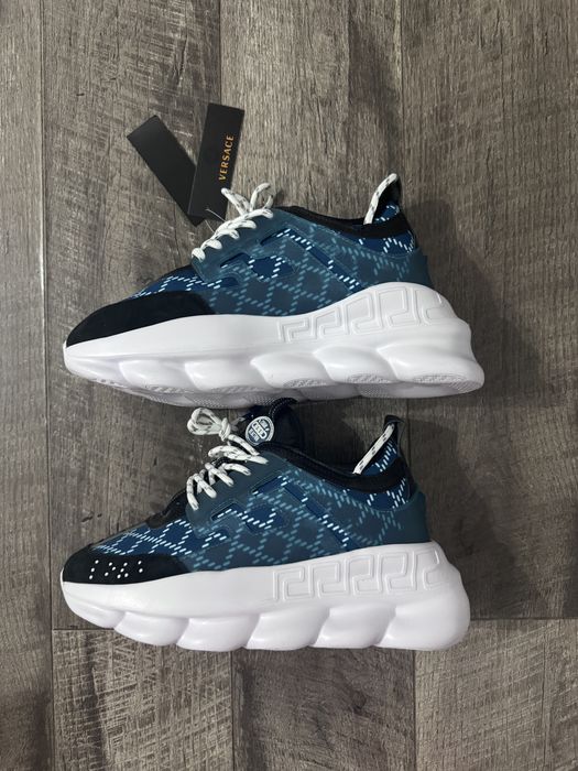 Versace chain reaction