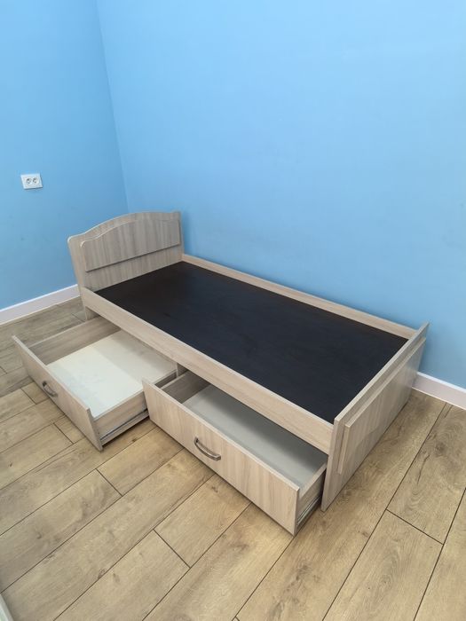 Кровать полуторка и односпальный