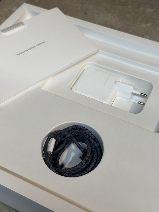 MacBook 15-inch Air M3 256GB / PhoneLab