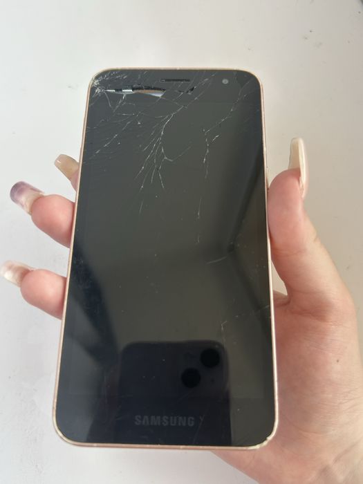 Продам Samsung J2 Core на запчасти