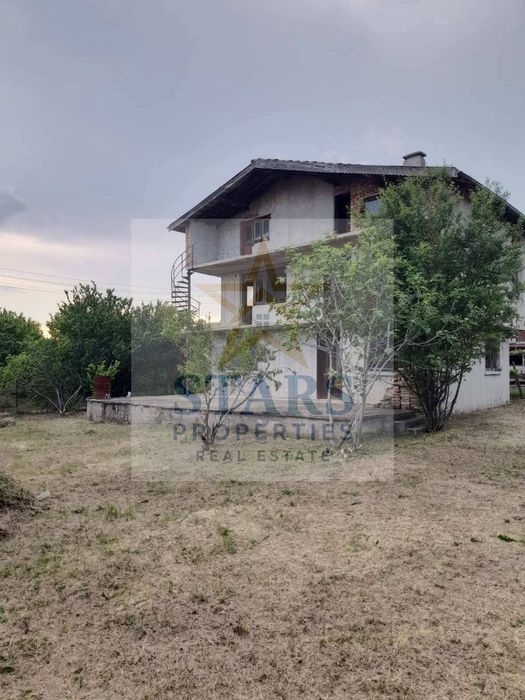 продава се къща в село Рудник