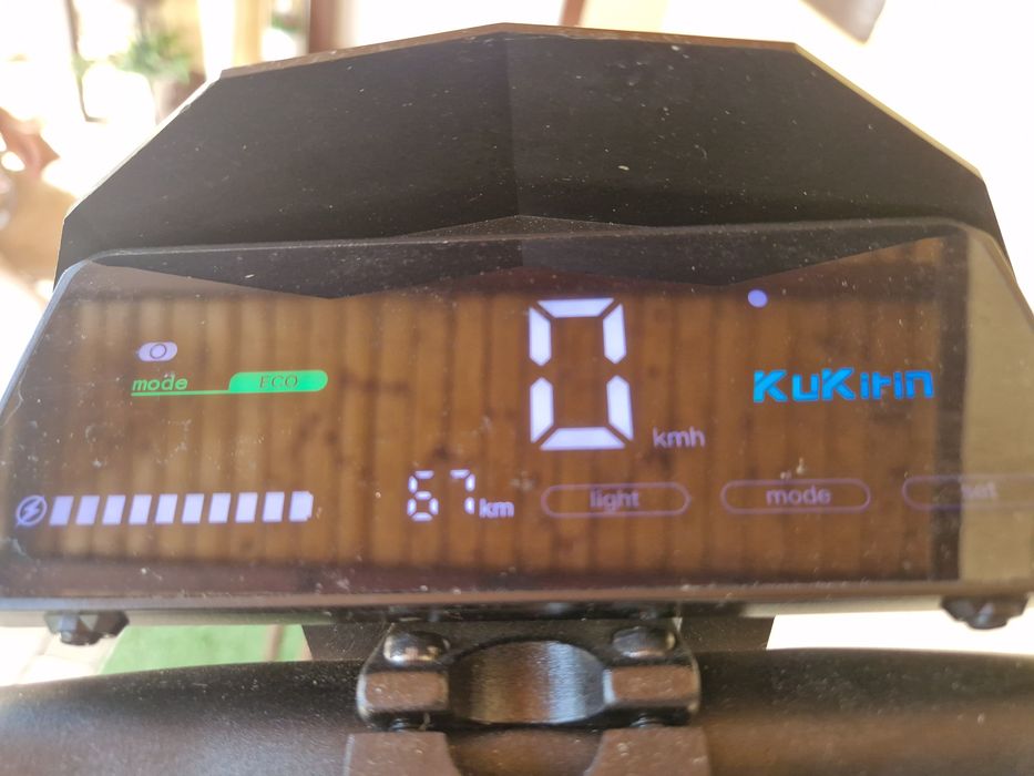 Vând trotinetă electrică Kukirin G2, în garanție,aproape nouă