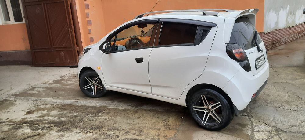 Срочно  сотилади