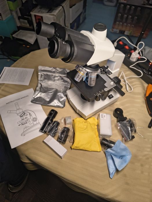 Тринокулярен оптичен микроскоп, професионален научен микроскоп с увели