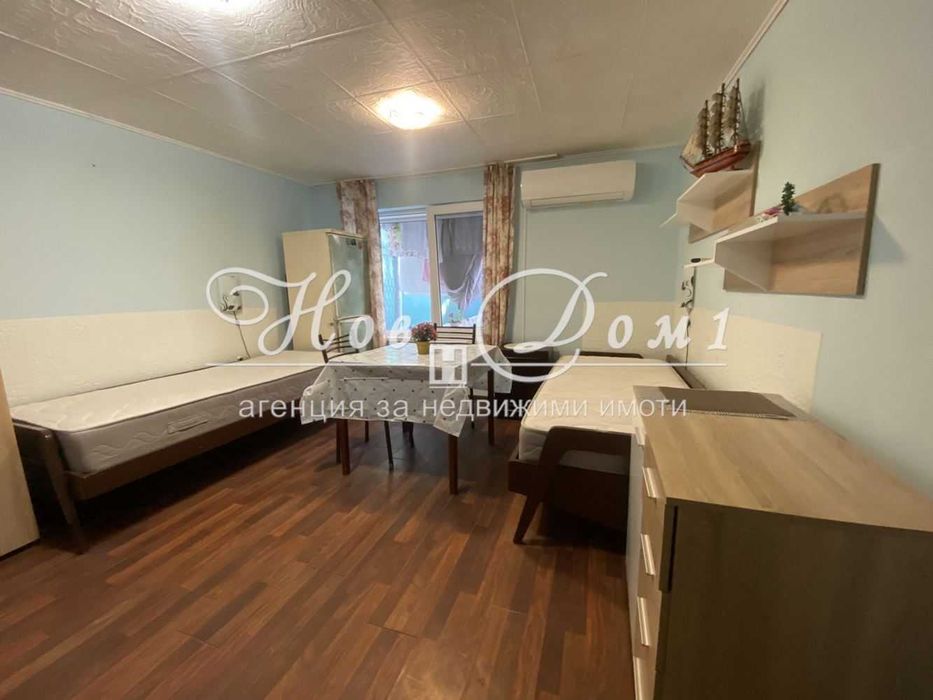 Дава се под наем Едностаен апартамент в Варна, Червен площад - 25 кв.м за 240 € - Снимка #1