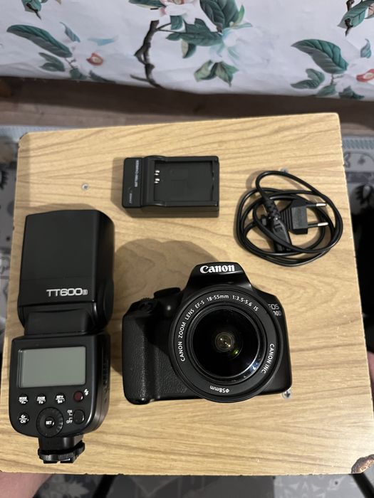Canon 1300D в отличном состояний