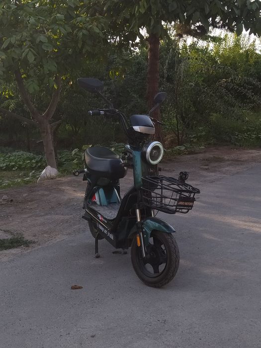 LARGO MOTORS skuter sotiladi 60km/h 60-70yuradi narx kelishamiz